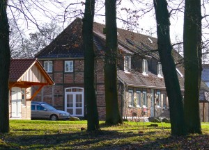 Die renovierte Alte Schule vom Norden